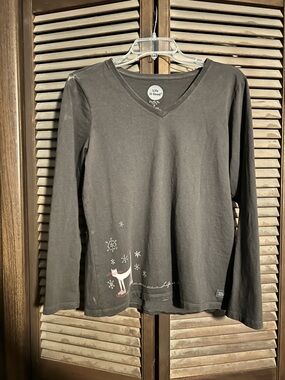 Life Is Good crusher long sleeve v neck t shirt in a dark gray size M.